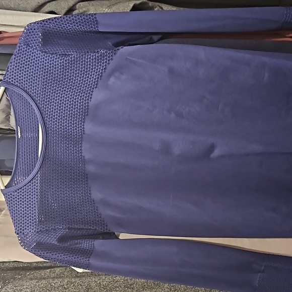 Athletica l/s blue shirt with lots of details. - Picture 1 of 3